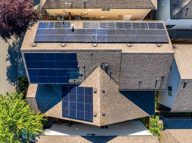 Building Photo - Lynnwood Home