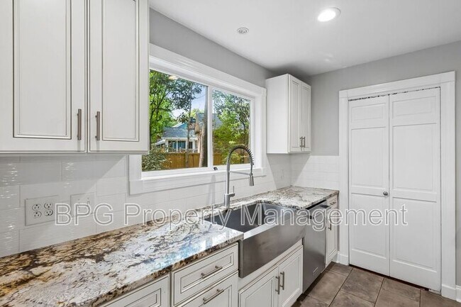Building Photo - 15 Glenkirk Dr