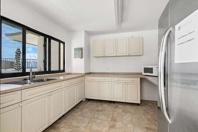 Building Photo - 3610 S Ocean Blvd