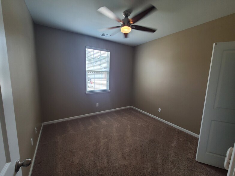 Building Photo - 1013 Manassas Dr