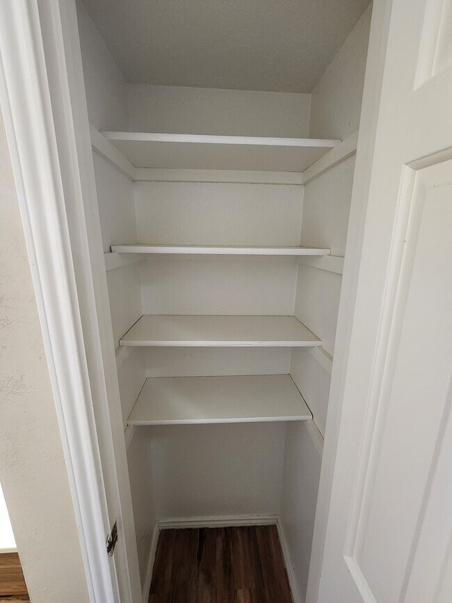 Building Photo - 1 bed 1 bath condo