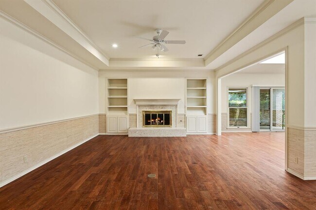 Building Photo - 2834 Montebello Rd