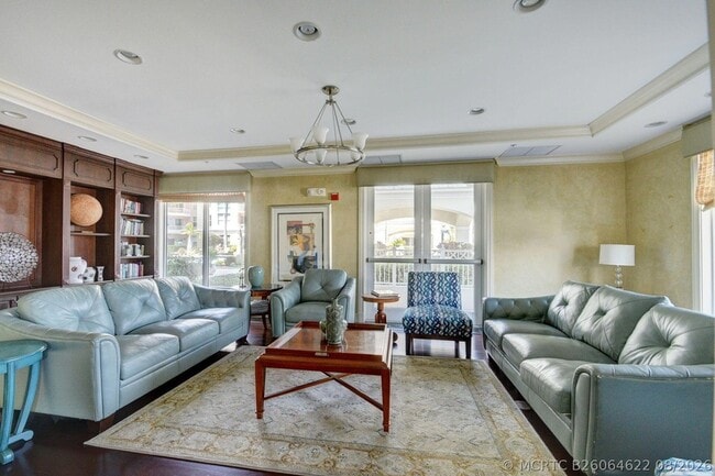 Building Photo - 802 W Windward Way