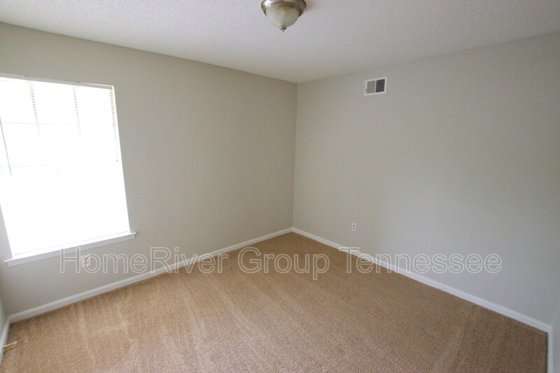 Building Photo - 4614 Pembine Dr