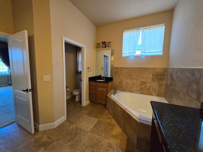 Building Photo - 5/3.5 Willow Oak Plantation