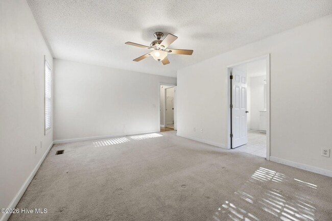 Building Photo - 14 Juniper Ln