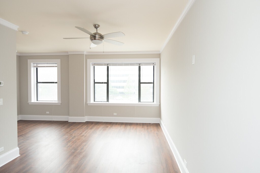 Building Photo - 817 W Lakeside Pl