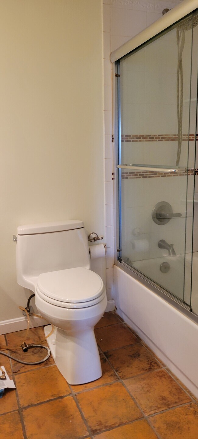 Building Photo - 3800 Powell Ln