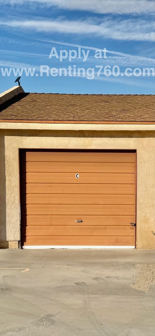 Building Photo - Spacious 2 Bed 1 Bath Home With Indoor Laundry Room