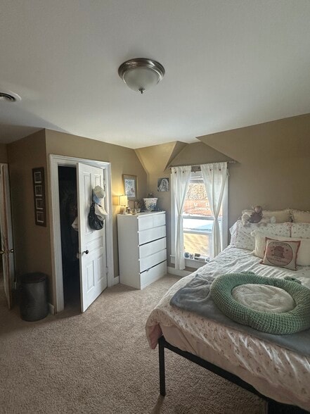 Building Photo - 630 S Washington St