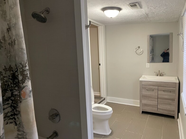 Building Photo - 990 N 9th St