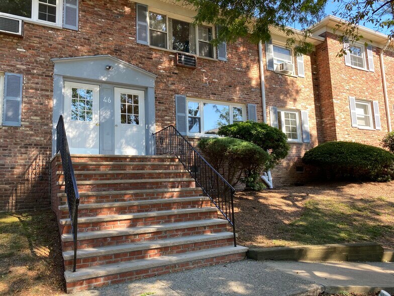 Building Photo - 46 Wedgewood Dr