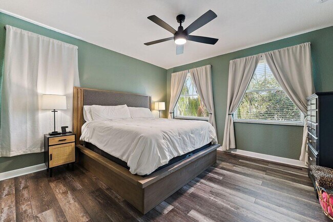 Building Photo - 500 Pacific Grove Dr