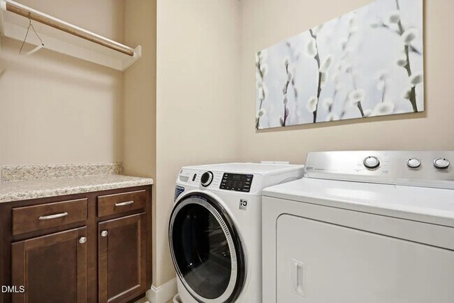 Building Photo - Lease OR Lease to Own