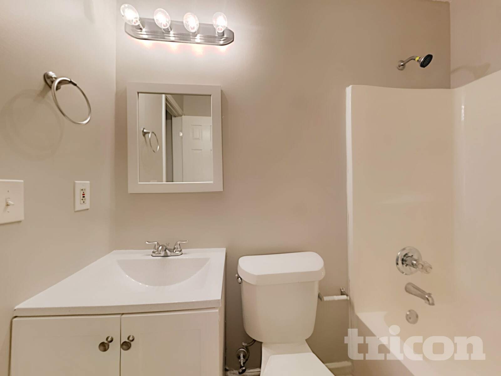 Building Photo - 7020 Setters Way