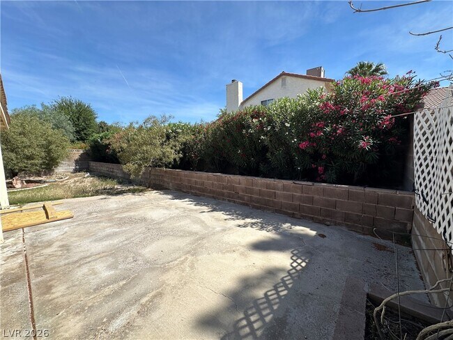 Building Photo - 1585 Rowan Tree Dr