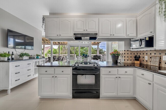 Building Photo - 5417 Blue Haven Dr