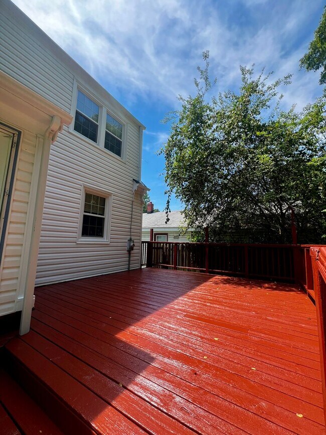 Building Photo - Beautiful Four Bedroom House, Right Off Grove and Patterson!! Lawn Care Included!!