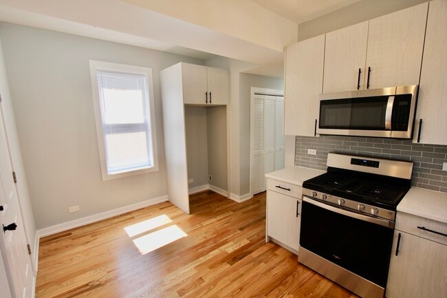 Building Photo - 7413 S Princeton Ave