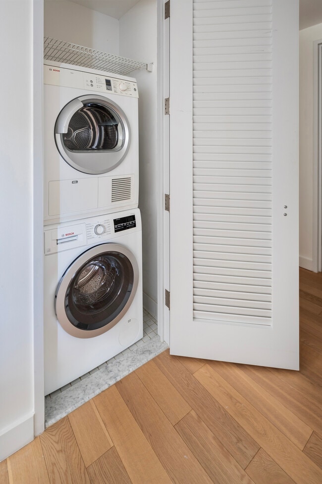 Building Photo - 22 N 6th St