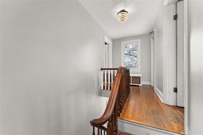 Building Photo - 732 Orchard Terrace