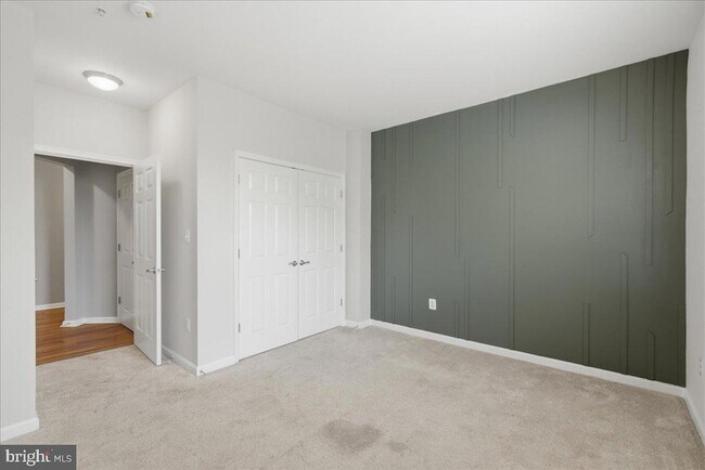 Building Photo - 21228 McFadden Square