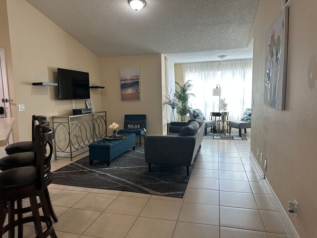 Building Photo - 2/2 Fully Furnished Condo in Orlando