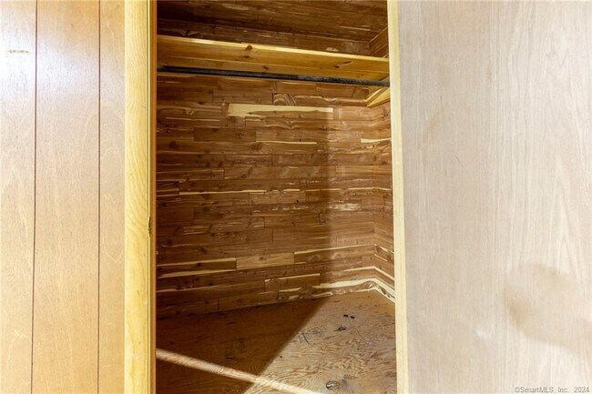 Building Photo - 22 Windwood Dr