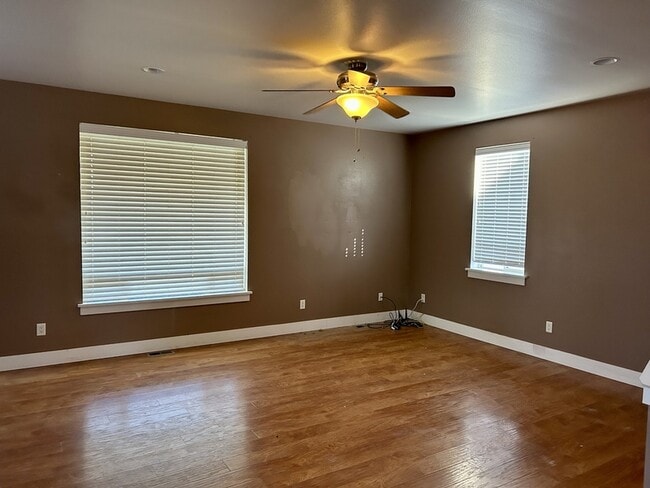 Building Photo - 8353 Grouse Cres Dr