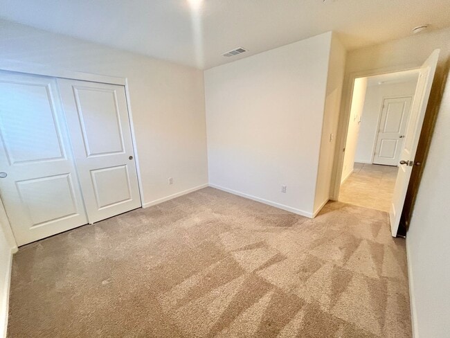 Building Photo - Spacious 4 Bedroom Home  – Solar & Pest Co...