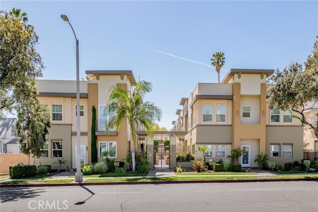 Building Photo - 441 N Los Robles Ave