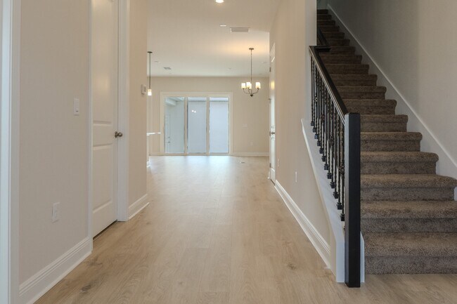 Building Photo - 16705 Victoria Grv Aly