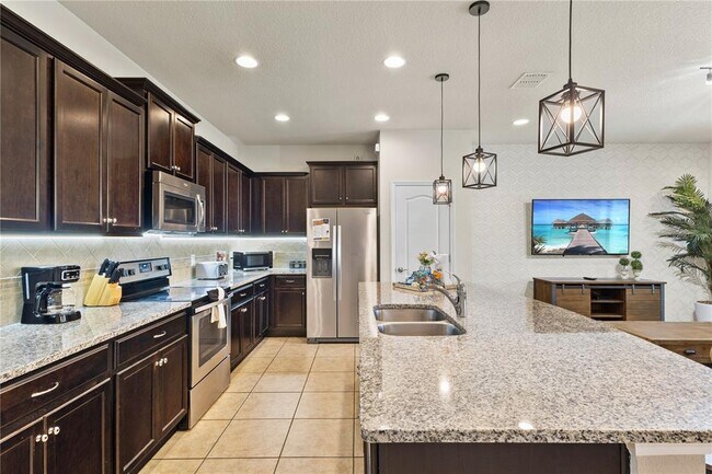 Building Photo - 1905 Majorca Dr