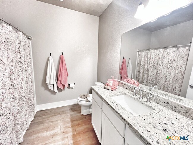 Building Photo - 223 Sapphire Dr