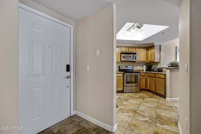 Building Photo - 4925 E Desert Cove Ave