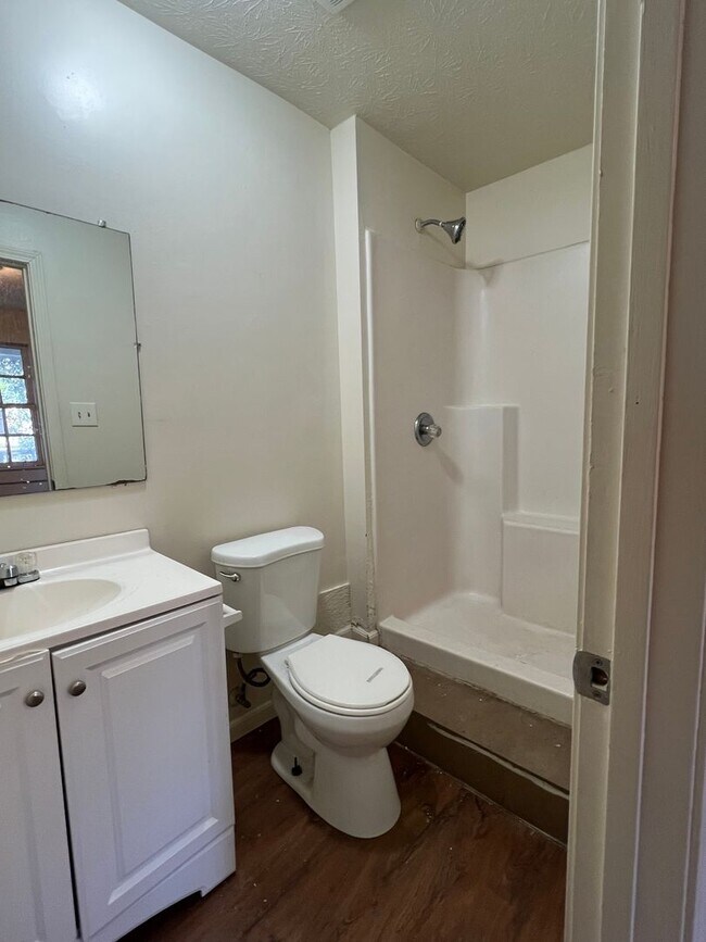 Building Photo - 2085 Speigle St