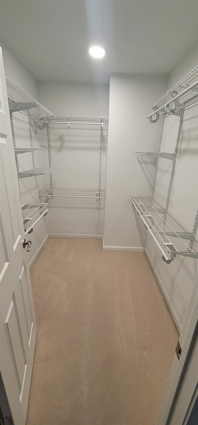 Building Photo - 13 McMartin Ct