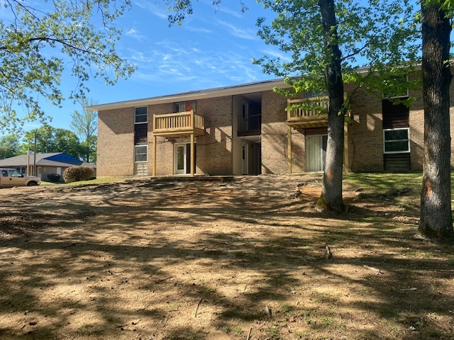 Building Photo - Creekside Apartments