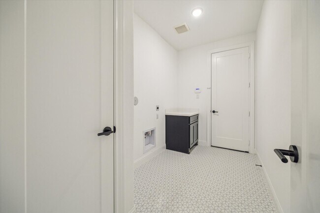 Building Photo - 28207 Cedar Peak Dr