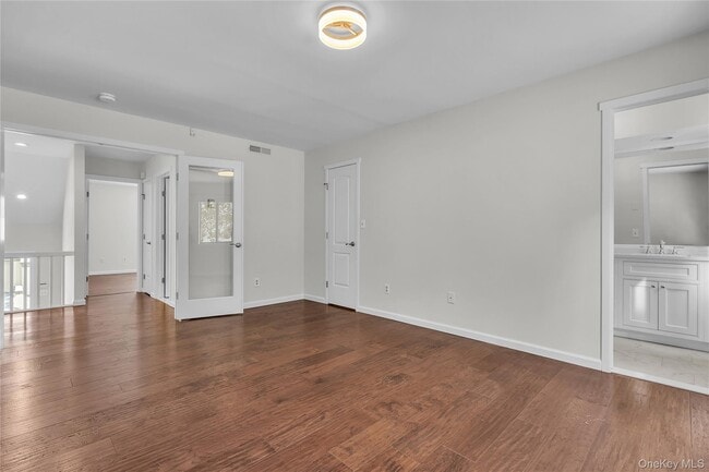 Building Photo - 504 Heritage Hls