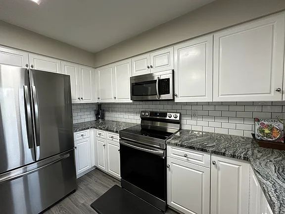 Building Photo - 2013 Mosley St