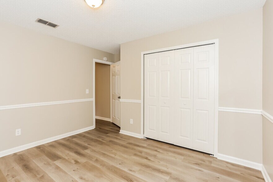 Building Photo - 1554 Mountain Lake Dr W