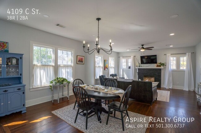 Building Photo - Stunningly updated Hillcrest Home. Walk to...