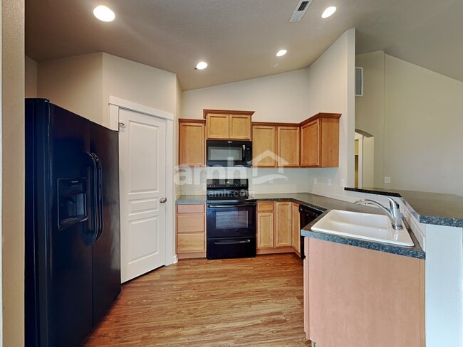 Building Photo - 1765 N Buffalo Bill Ave