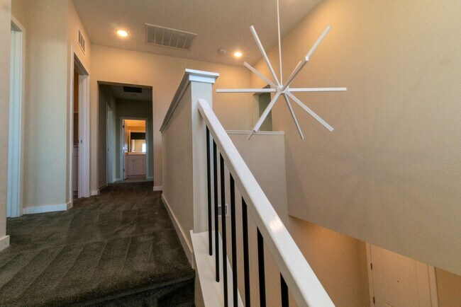 Building Photo - 544 Ruby Mesa Ave