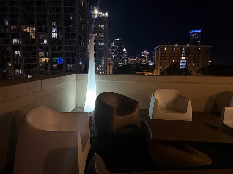 Building Photo - 715 N Church St