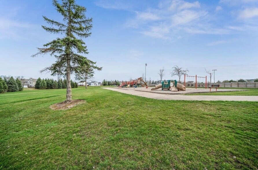 Building Photo - 14265 Banyan Ln