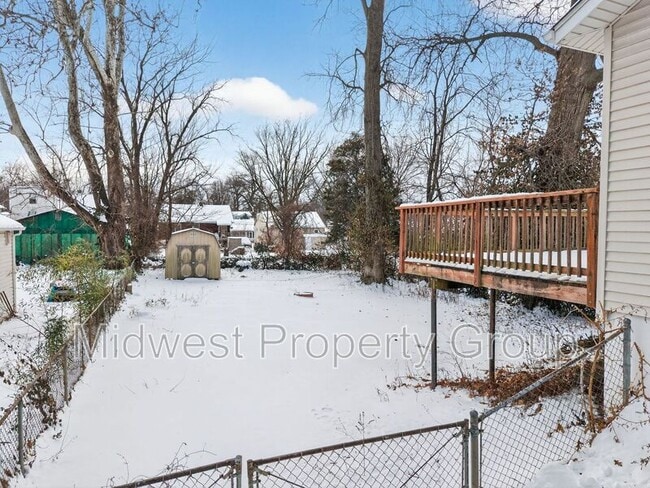 Building Photo - 8962 Burton Ave