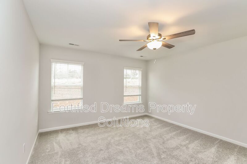 Building Photo - 5363 Roshni Terrace