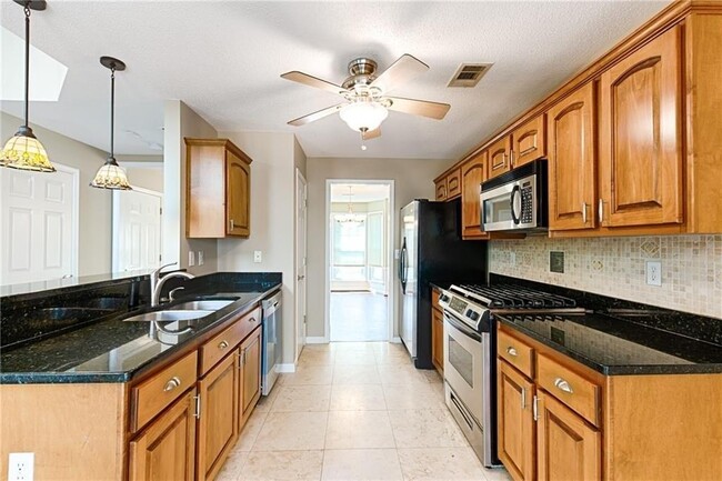 Building Photo - 13646 Weycroft Cir